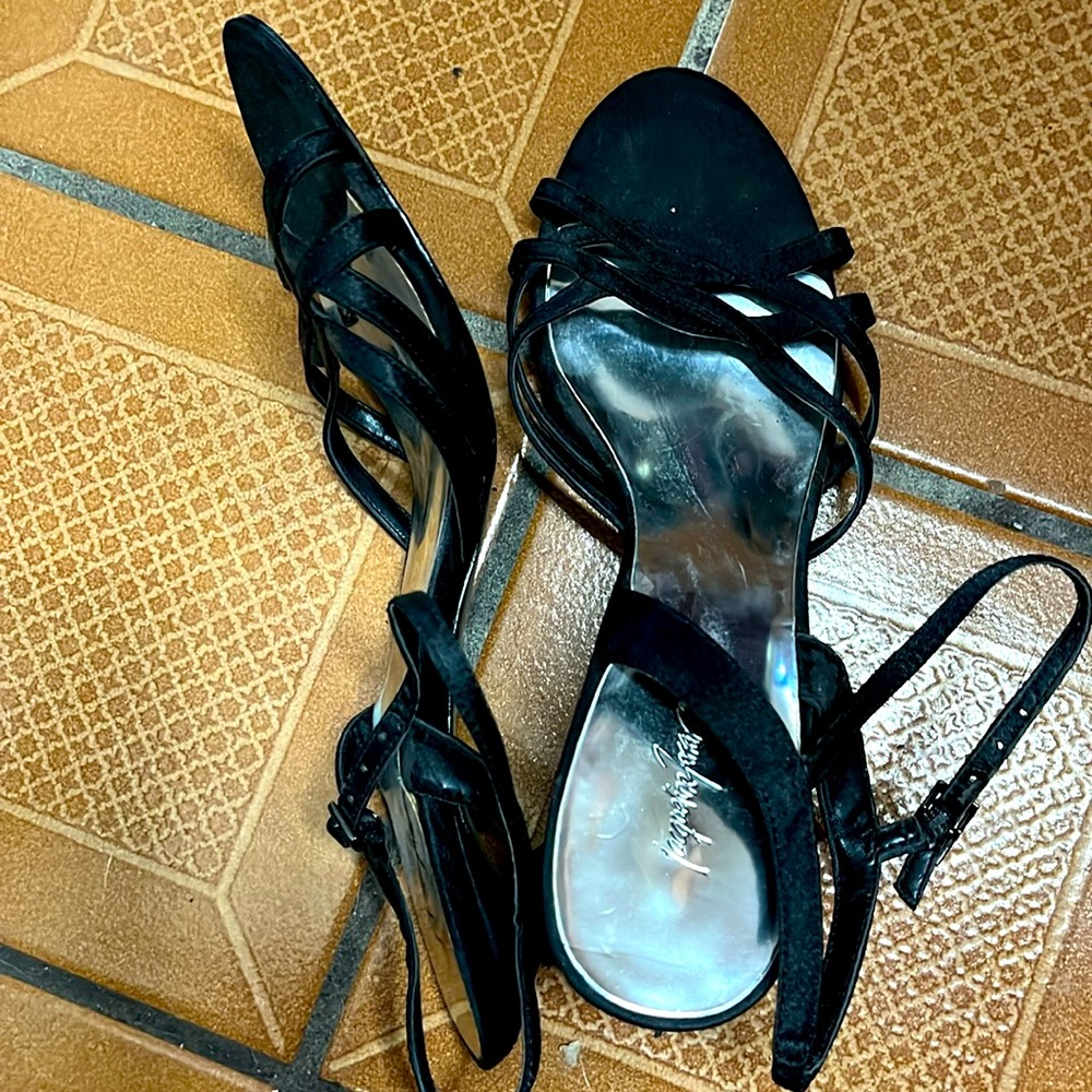 Women’s Black high heals!